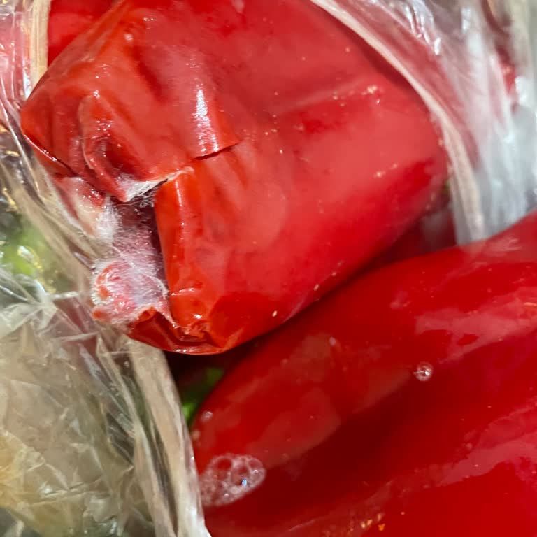 Temizlenmemiş Balık Ve Çürük Biber İçin İade Reddi, Kupon Teklifi Ve Kuryenin Reddetmesi