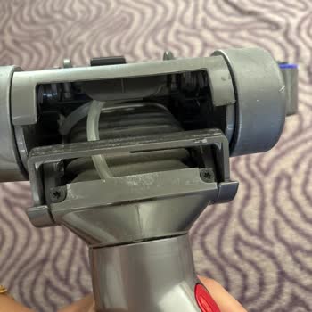 Garanti Kapsamında Ücretsiz Değişim Sözü Verilen Dyson Süpürge Başlığı Ücretli İsteniyor