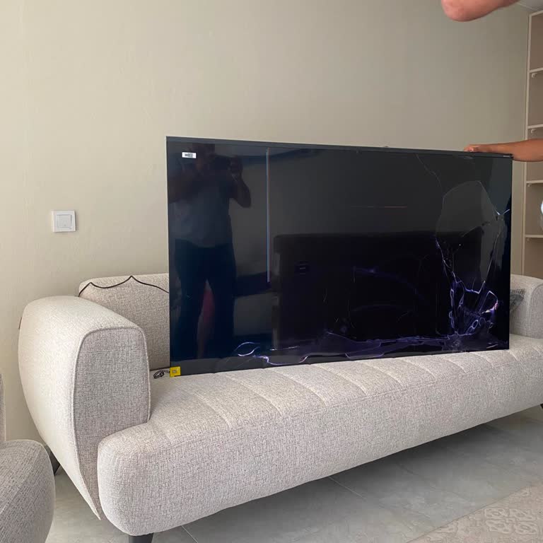 A101'den Gelen TV Kırık Çıktı, İade Süreci Aylardır Sona Ermedi
