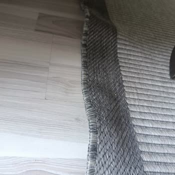 Hanlı Halı (İnegöl) Defolu Halı Teslim Edildi, Değişim Ve İade Talebi Reddi