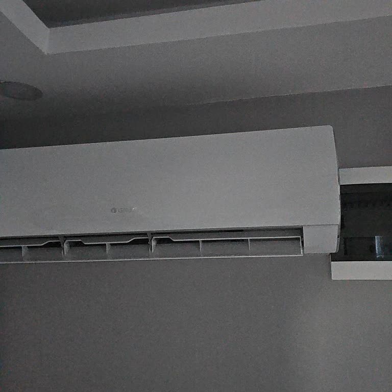 Elektrik Kesintisi Ve Voltaj Dalgalanması Nedeniyle Klima Ve Çamaşır Makinesi Patladı