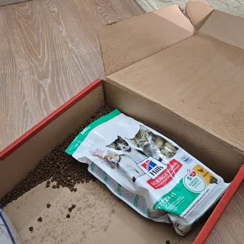Patlamış Kedi Maması Paketi Ve Yanıltıcı Kurye Davranışı