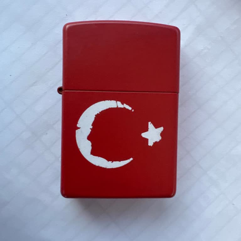 Ay Yıldızlı Zippo Çakmakta Boya Soyulması Garantide Kapsam Dışı