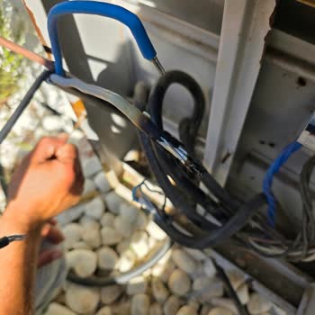 Acil Trafo Bağlantısı Olmadan İnşaat Elektriği Kullanımı Cihaz Hasarı Ve Yangın Tehlikesi Yaratıyor