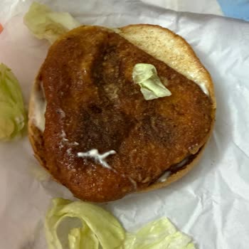 Halkalı Bağlar Şubesinde Yanık Burger Ve Tekrarlayan Eksik Ürün Şikayeti