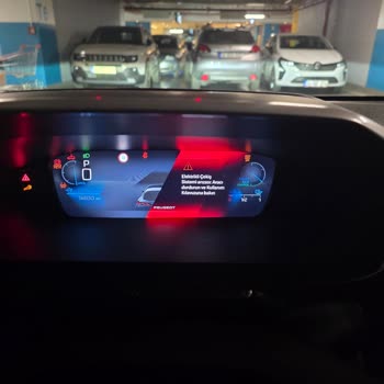 Sıfır Peugeot E-308’te Elektrik Çekiş Sistemi Arızası Ve İkame Araç Talebi