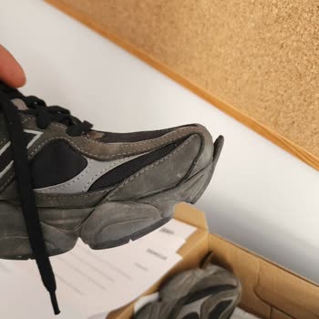Sneaks Up'tan New Balance Ayakkabısında Altı Ay Önce Açılma Ve Garanti Reddi