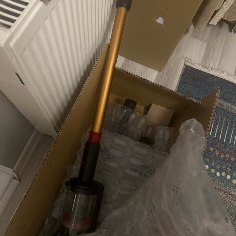 Dyson V16 Piston Modelinde Üretim Hatası Ve Eksik Parça
