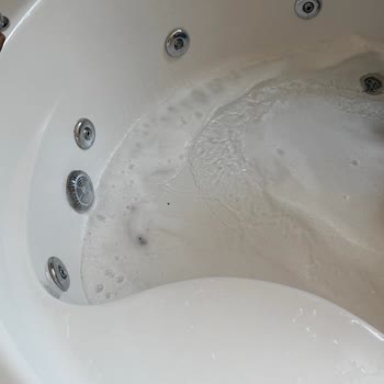 Ücret Ödedik Ama Hijyenik Olmayan Villa Ve Kirli Havuz Çocuğumu Hastalığa Sürükledi