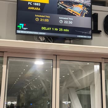 Pegasus Uçuşunda Aileyi Saatlerce Bekleten Gecikme