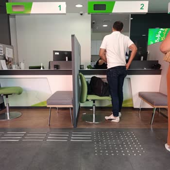 Garanti Bankası Şubesinde Sıra Kurallarına Uymama Ve Müşteri Mağduriyeti