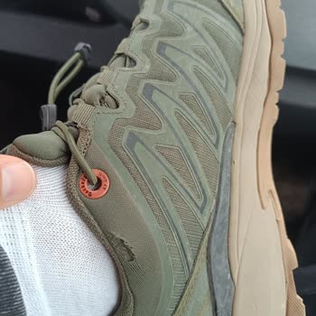 Dockers Fabric Upper Splits Symmetrically Within Two Weeks of Normal Use