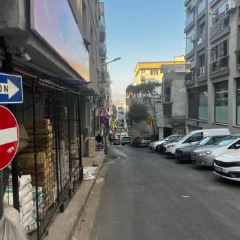 İzmir Karabağlar Tek Yön Sokakta Çarpışma Sonrası Haksız 50-50 Kusur Payı