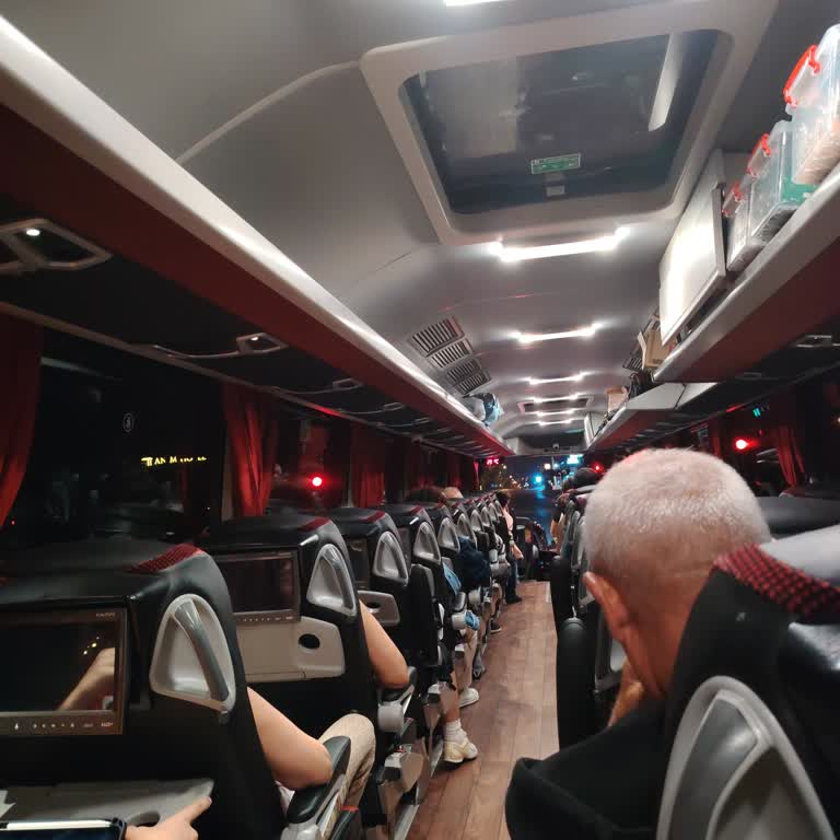 Gece Uzayan Otobüs Yolculuğunda Mola Verilmedi Ve Işıklar Açık Bırakıldı