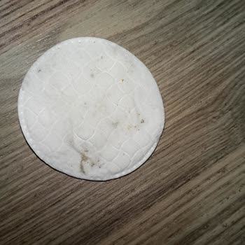 Gratis Mağazasındaki Makyaj Temizleme Pamuğunda Hijyen Aksaklığı