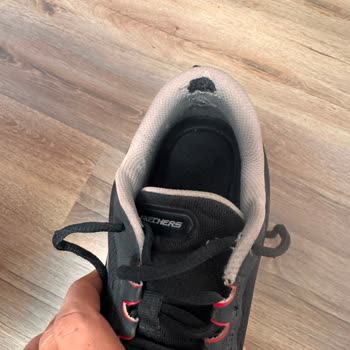 Skechers Ayakkabısının Kısa Sürede Yıpranması Ve Boyner'in Üretim Hatası İddiasını Reddetmesi