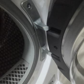 Yeni Kurutma Makinesinde Üretim Hatası: Alt Kapak Ve Kazan Plastikleri Deforme