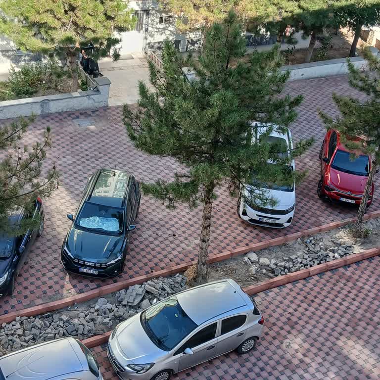 Nevşehir Güzelyurt Mahallesi Akyol Sokakta Kalan Taş Parçaları Hemen Kaldırılmalı