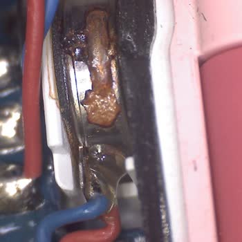 Su Sıçraması Nedeniyle Bozulan Tcl Çocuk Saatine Yüksek Onarım Ücreti Talebi