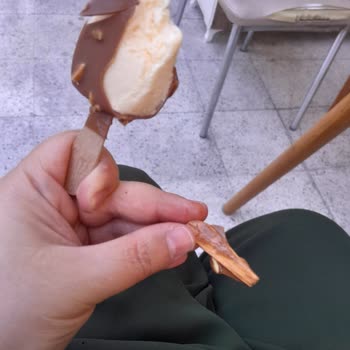 Dolce Mini Dondurmanın İçinden Çıkan Tahta Parçası Sağlık Riski Oluşturdu