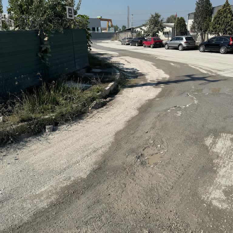Arifiye'deki yol çukurları ve onarım talebi