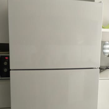 Buzdolabı Kapak Değişiminde Orijinal Logo Ve Inverter İşareti Eksik