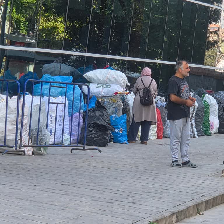 Güngören Spor Kompleksi Geri Dönüşüm Noktasında Makine Ve Personel Eksikliği Yoğunluğu Artırıyor
