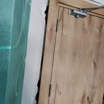 Oda Ve Banyo Şartları Kötü, Yemek Kalitesi Bozuk Ve Çözüm Talebi Cevapsız
