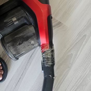 Philips SpeedPro Max Dikey Süpürge Borusu Kırıldı