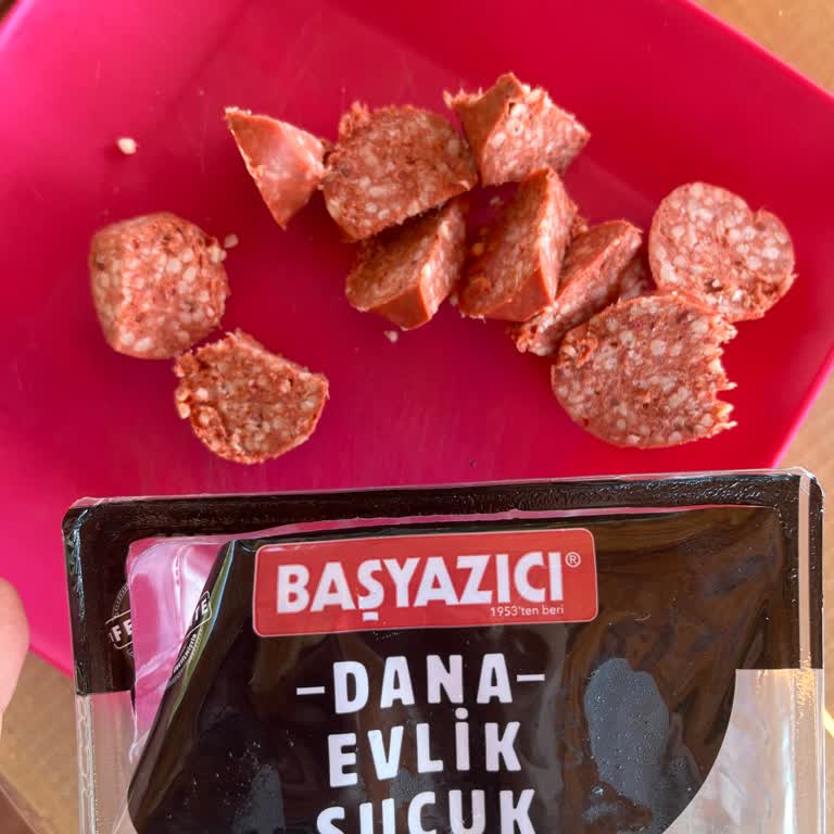 Başyazıcı Sucukları Aşırı Yağlı Ve Et Dokusuz