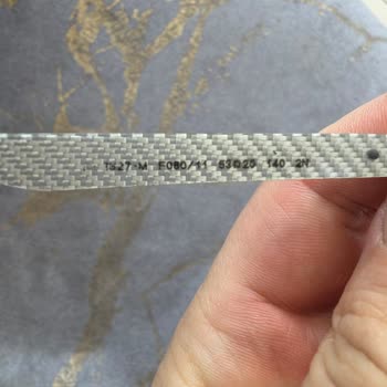 Rayban Ferrari Gözlüğünün Yan Plastik Parçaları Çözülüyor Ve Değişim Talep Ediyorum
