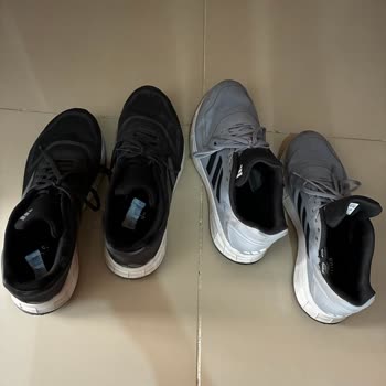 Adidas Duramo Ayakkabılarda Üretim Hatası: Boğaz Kısmı Kısa Sürede Yıprandı