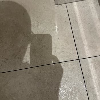Rulopak Köpük Sabun Dispenseri Sürekli Sızdırma Ve Mobilya Zararları