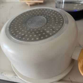 Korkmaz Mia Sera Setinde Tek Tencerenin Kaplama Soyulması ve Sağlık Riski