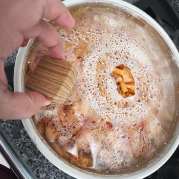 Karaca Kapak Patlaması, Yanlış Değişim ve Onaysız İade