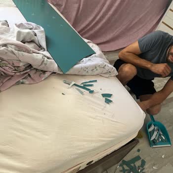 Modalife Yatak Odası Takımındaki Kırılan Aynalar Güvenlik Riski Oluşturuyor Ve Şube Cevapsız