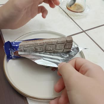 A101 Ve Nestle’den Son Kullanma Tarihi Geçmemiş Çikolatanın Bozulması Üzerine Açıklama Talebi
