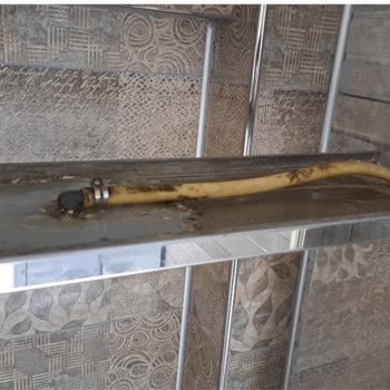 Satışta Olan Duş Panelinin Üst Gagası İçin Yedek Parça Yok, 3 Ay Bekletiliyor