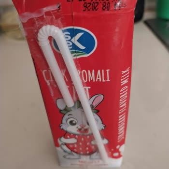 Sek Çilekli Sütlerde Son Kullanma Tarihi Geçmiş Ve Küflü Koku, Çocuklarda Mide Sorunları