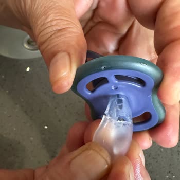 Avent Emziklerinde Deforme Uçlar Boğulma Tehlikesi Oluşturuyor