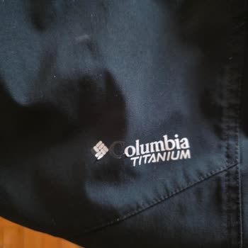 Garanti Süresi İçinde Columbia Pantolonunun Logo Deformasyonu Ve Değişim Talebi