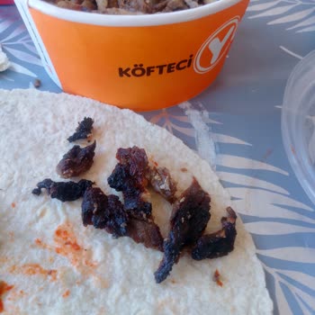 Yarı Çiğ Ve Yanmış Döner İçin Sağlık Riski, Müşteri Hizmetlerine Ulaşılamama Ve İade Talebi