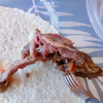 Yarı Çiğ Ve Yanmış Döner İçin Sağlık Riski, Müşteri Hizmetlerine Ulaşılamama Ve İade Talebi