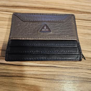 Guess Torino Kartlık: 7 Ayda Ayıplı Deri Deformasyonu Ve Yıpranma