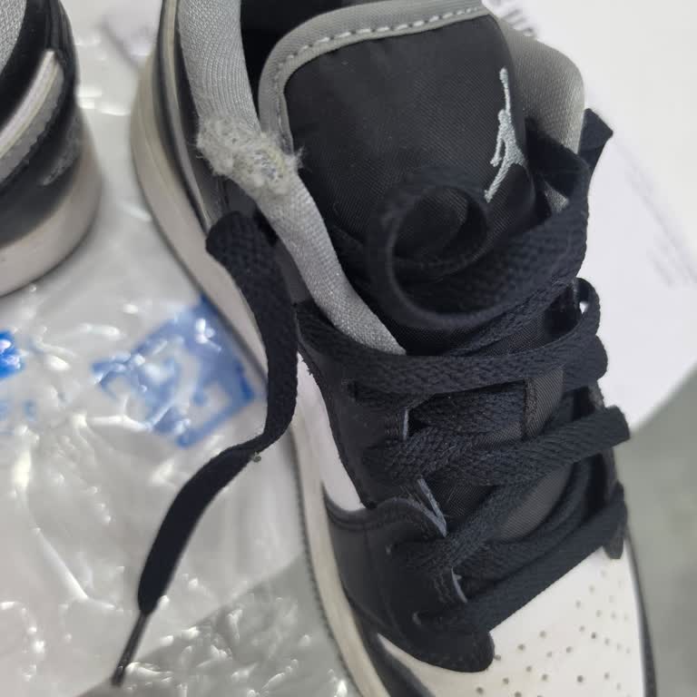 Nike Air Jordan Ayakkabısında Kısa Sürede Yırtılma Ve İade Talebi