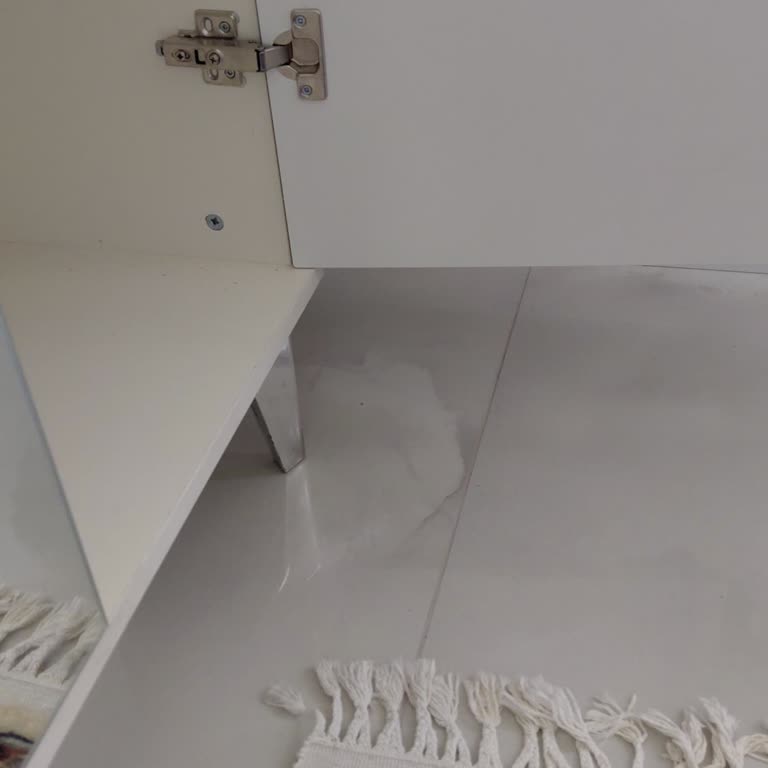 Elbise Dolabı Kapak Sorunu Çözülmedi
