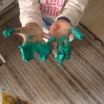 Aşırı Yapışkan Bozuk Play-Doh Hamuru Çocuğumun Eline Yapıştı