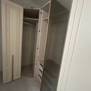 Weltew Mobilya'da Kırık Kapaklar Ve Yanlış Modül Dizilimi