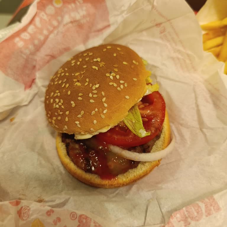 Burger King Şubesinde Yanlış Ve Soğuk Sipariş, Personelin Suçlayıcı Tutumu