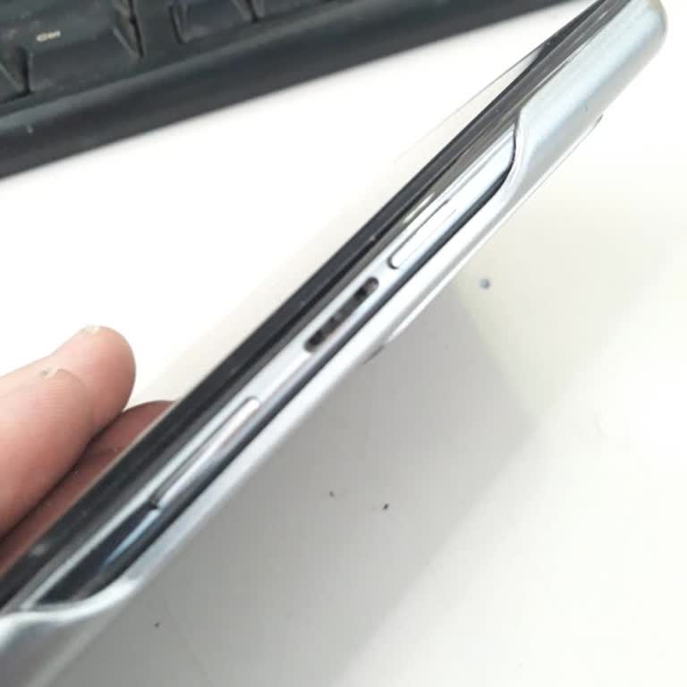 Tecno Camon 40 Pro 5G Cihazında Kronik Ses Kısma Tuşu Arızası Ve Haksız Ekran Değişim Ücreti
